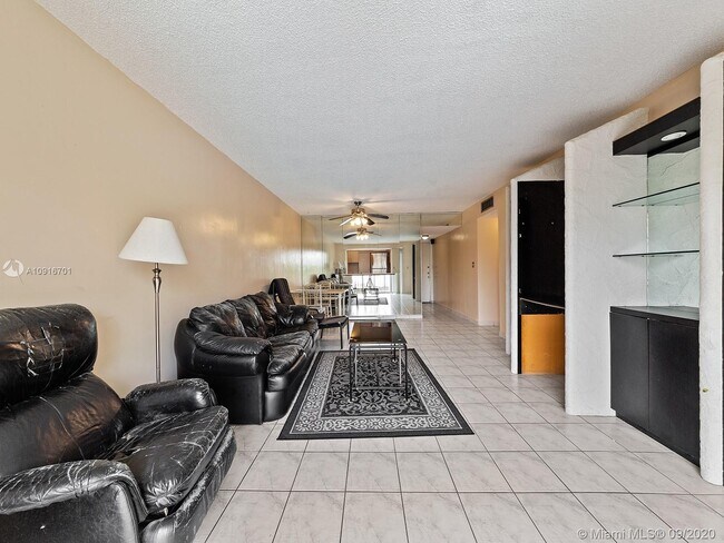 Foto del edificio - 11905 NE 2nd Ave