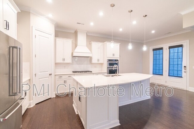Building Photo - 11221 Kilkenny Dr