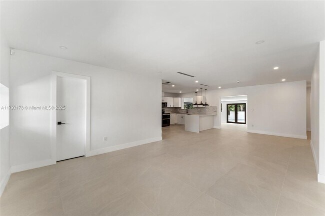 Foto del edificio - 5736 SW 35th St