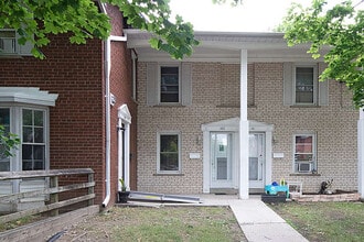 Building Photo - 136 Arbour Glen Crescent