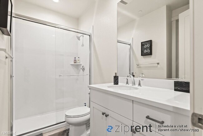 Building Photo - 3 br, 3 bath Townhome - 218 Proximity Way,...