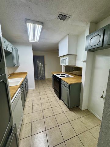 Foto del edificio - 5809 Lalagray Ln