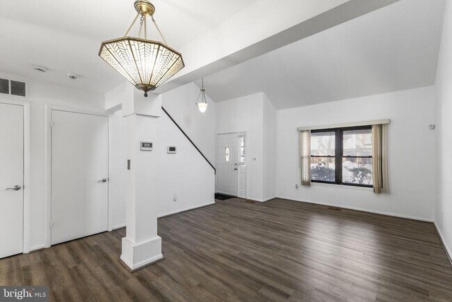 Foto del edificio - 6476 Sewells Orchard Dr