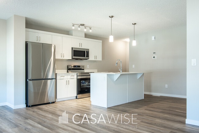 Photo du bâtiment - 17223-1729A 9A Ave SW