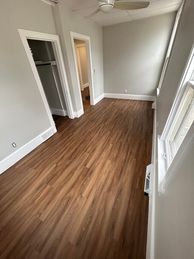 Dormitorio - 532 W South St