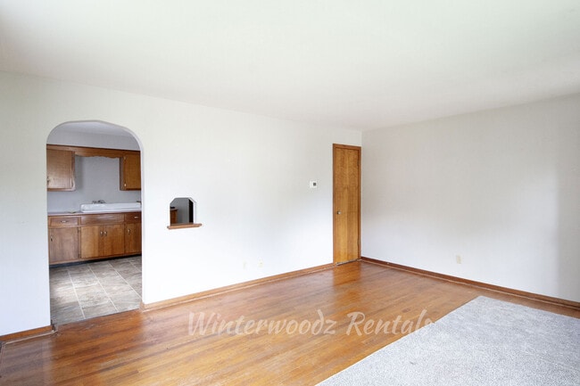 Building Photo - 1432 Porlier St