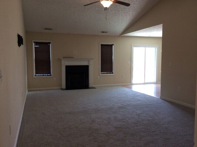 Foto del edificio - Single Family Home in Desirable Brices Crossing