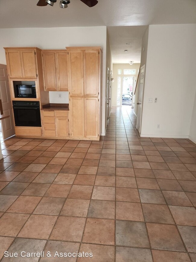 Building Photo - 3 br, 2.5 bath House - 4015 Match Point Ave