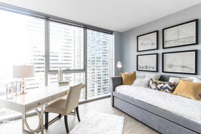 Building Photo - LOOP: Modern living with huge roof deck