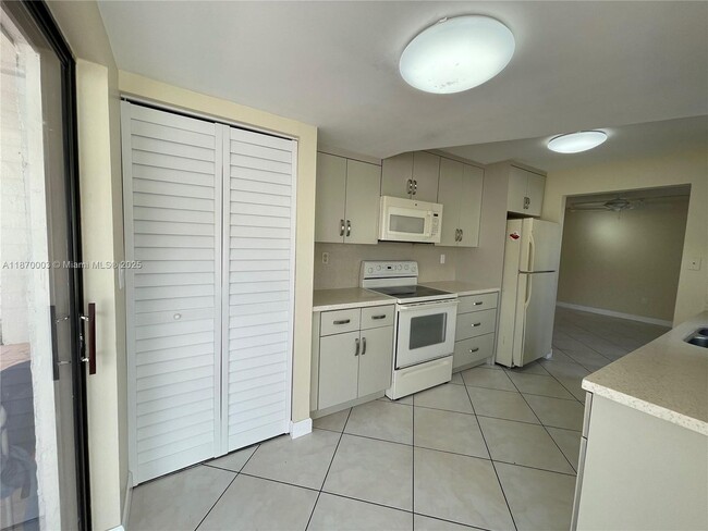 Foto del edificio - 1301 SW 124th Ct