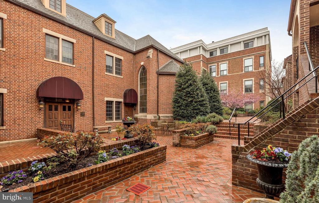 Foto principal - 1715 15th St NW