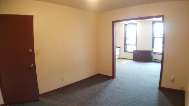 Building Photo - 109 West Oak