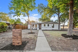Building Photo - 6201 Dorchester Dr