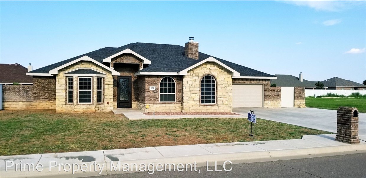 Foto principal - 4 br, 3 bath House - 601 Providence Circle