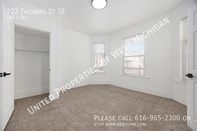 Foto del edificio - 722 Thomas St SE