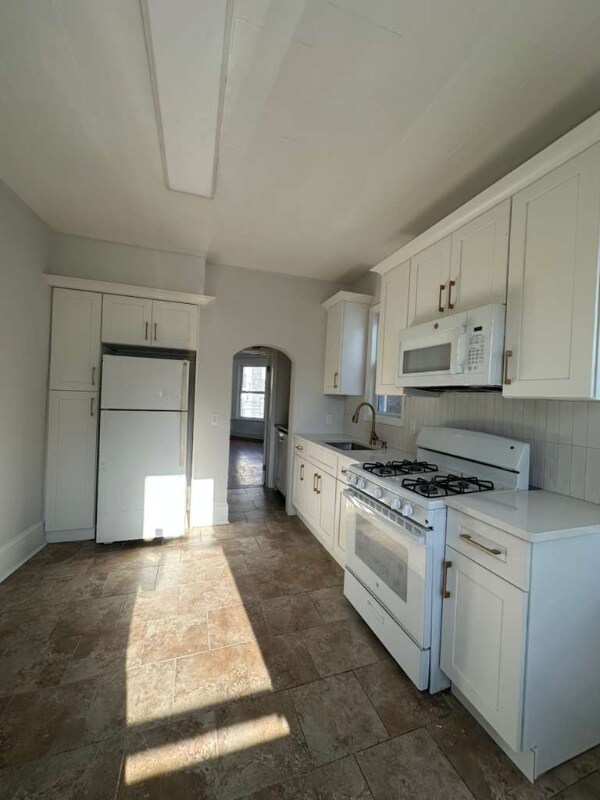 Foto del edificio - 53 Brill St