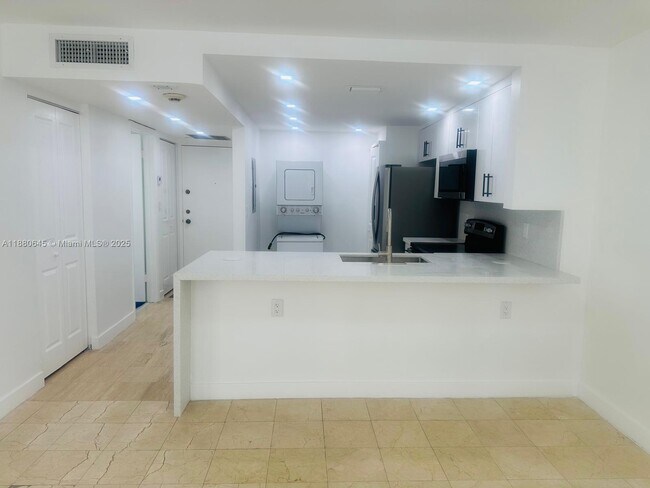 Foto del edificio - 1915 Brickell Ave