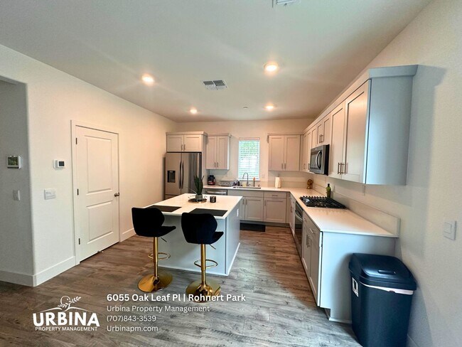Foto del edificio - 6055 Oak Leaf Pl