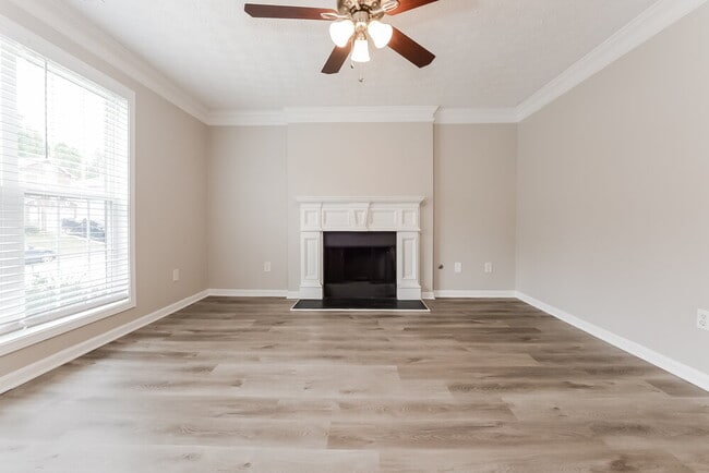 Building Photo - 4017 Riverside Pkwy
