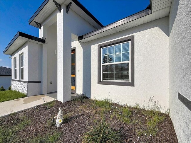 Building Photo - 16950 SW 42 Ave