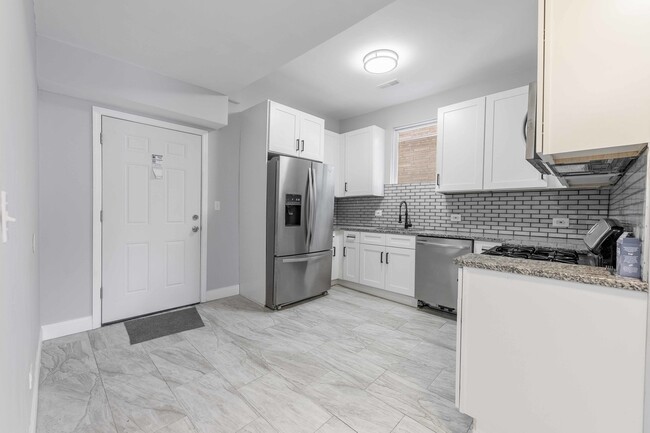 Building Photo - 3710 W Diversey Ave