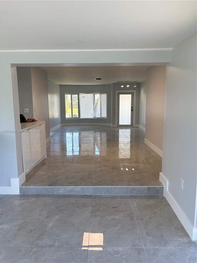 Foto del edificio - 2227 NW 65th Ave