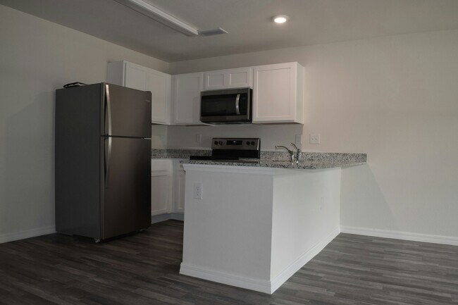 Building Photo - 12481 Mizell Ave