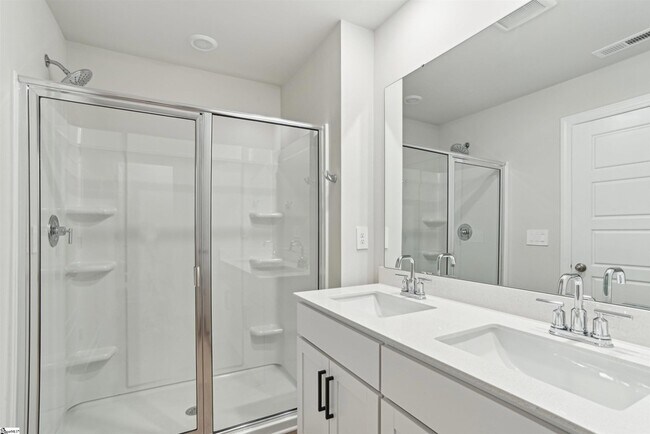 Foto del edificio - 7 Gramercy Wds Ln