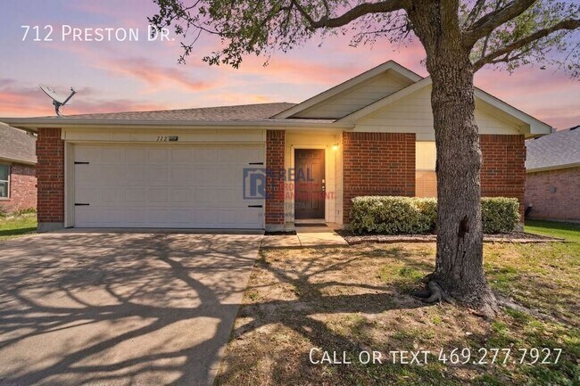 Foto del edificio - 712 Preston Dr