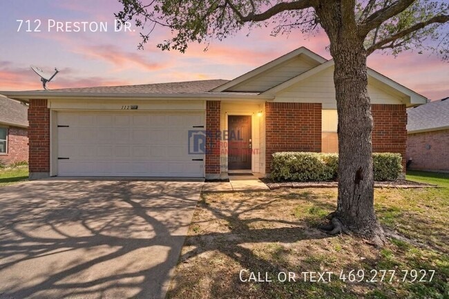 Photo - 712 Preston Dr.- House