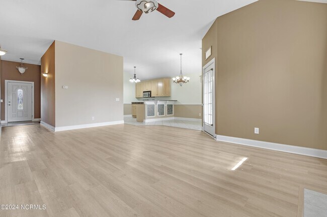 Foto del edificio - 562 Castle Bay Dr