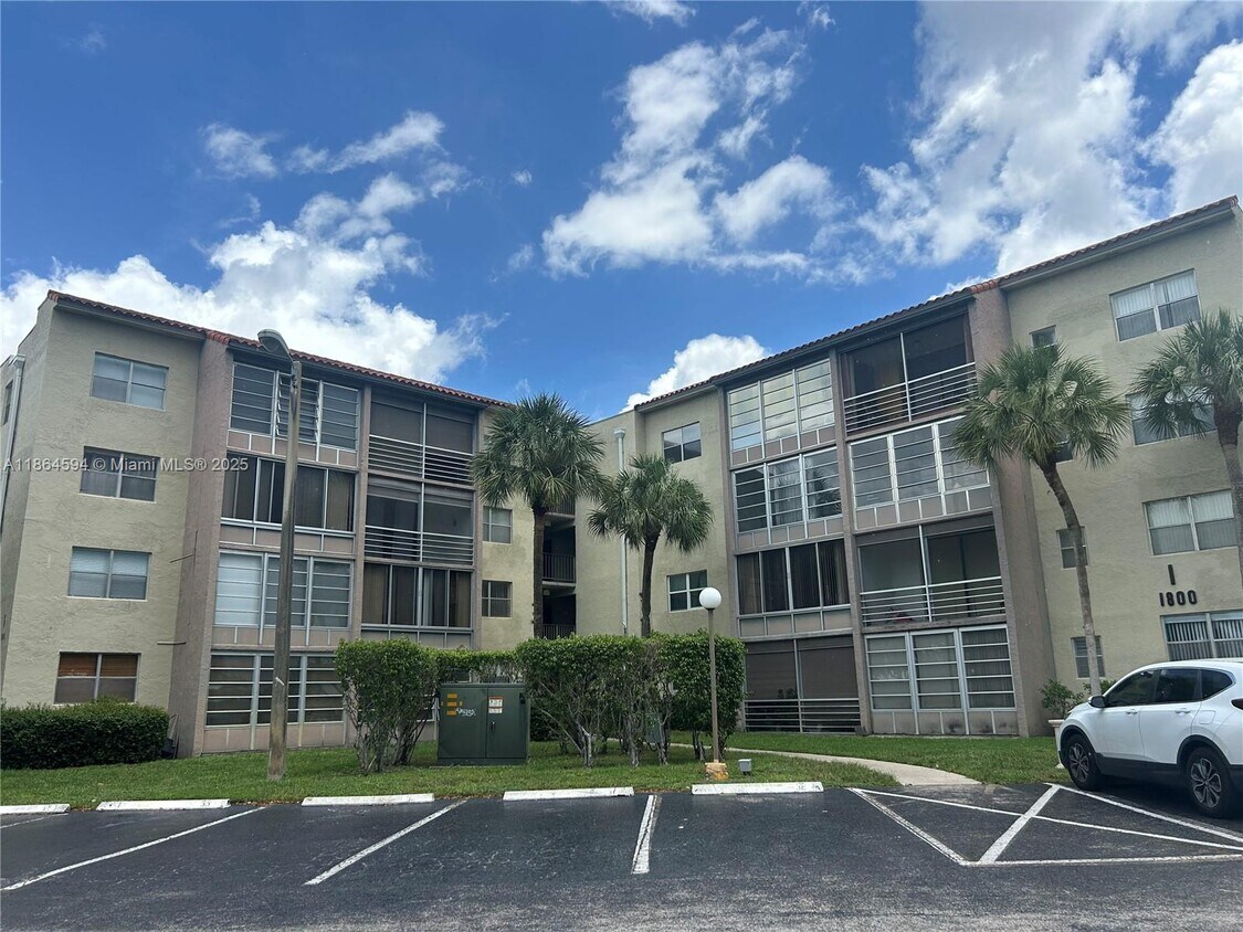 Foto principal - 1800 SW 81st Ave