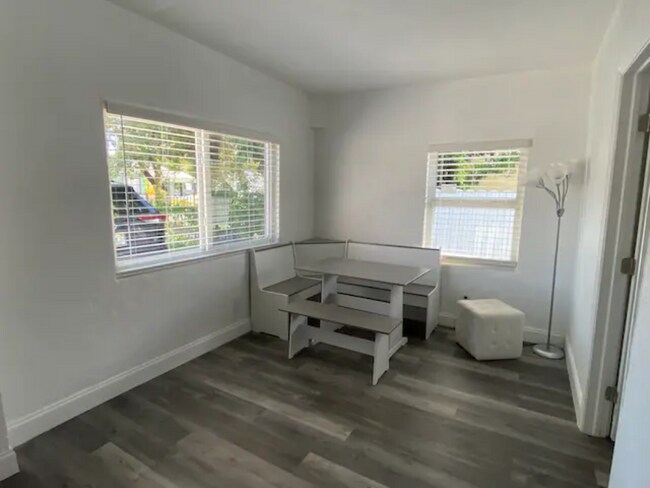 Foto del edificio - 111 NW 68th St