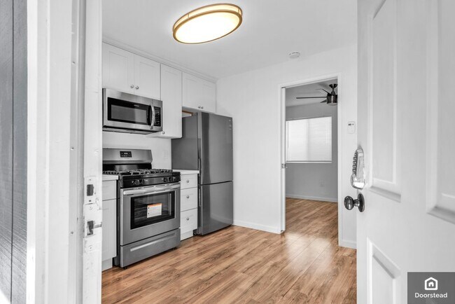 Foto del edificio - 9328 Birch St