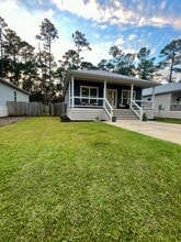 Building Photo - 105 1st St