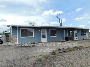 Building Photo - 3298 Lombardy Ln