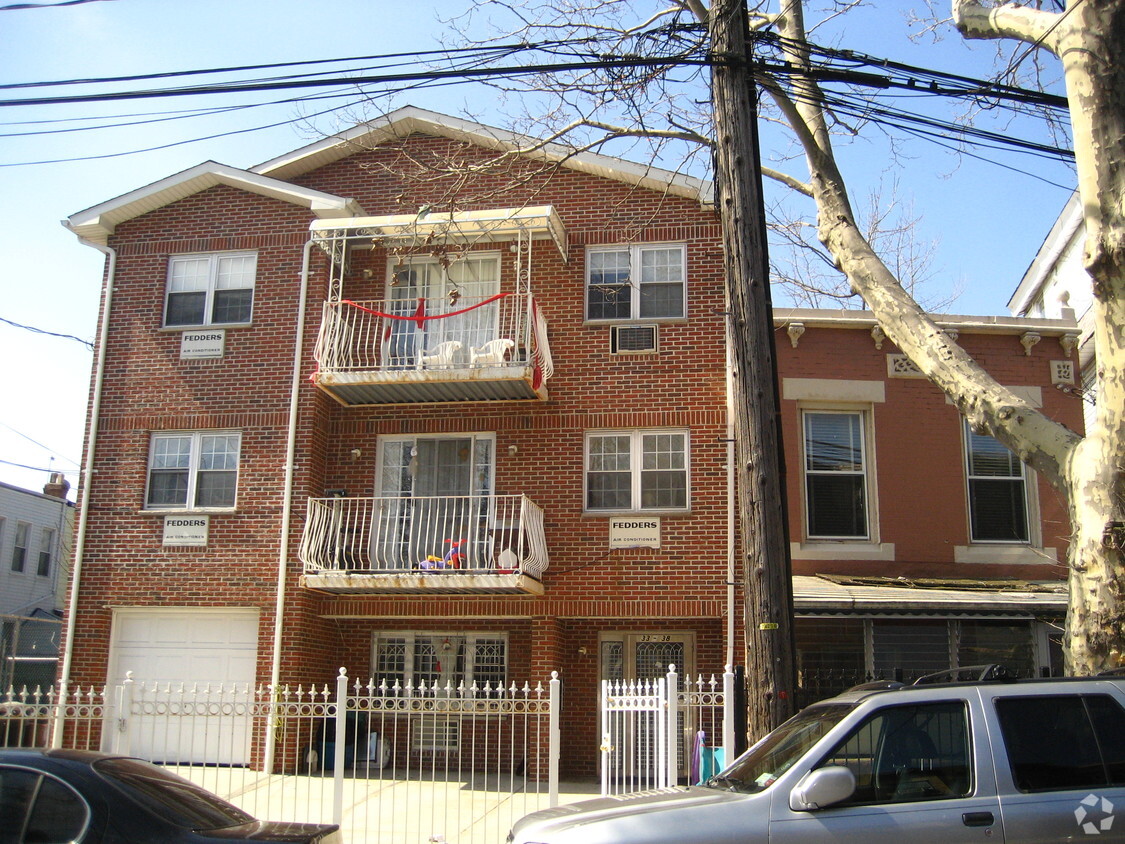 Primary Photo - 33-36-3338 109th St