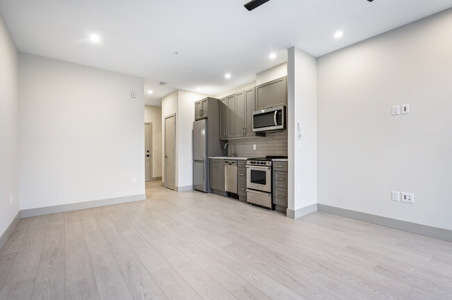 Building Photo - 45547-45547 Knight Rd