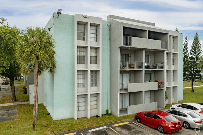 Building Photo - Windward Vista