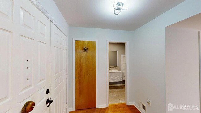 Foto del edificio - 157 Willowbrook Dr