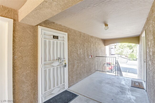 Building Photo - 231 W Horizon Ridge Pkwy