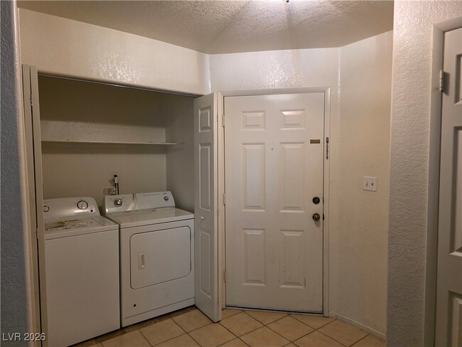 Building Photo - 5018 S Rainbow Blvd