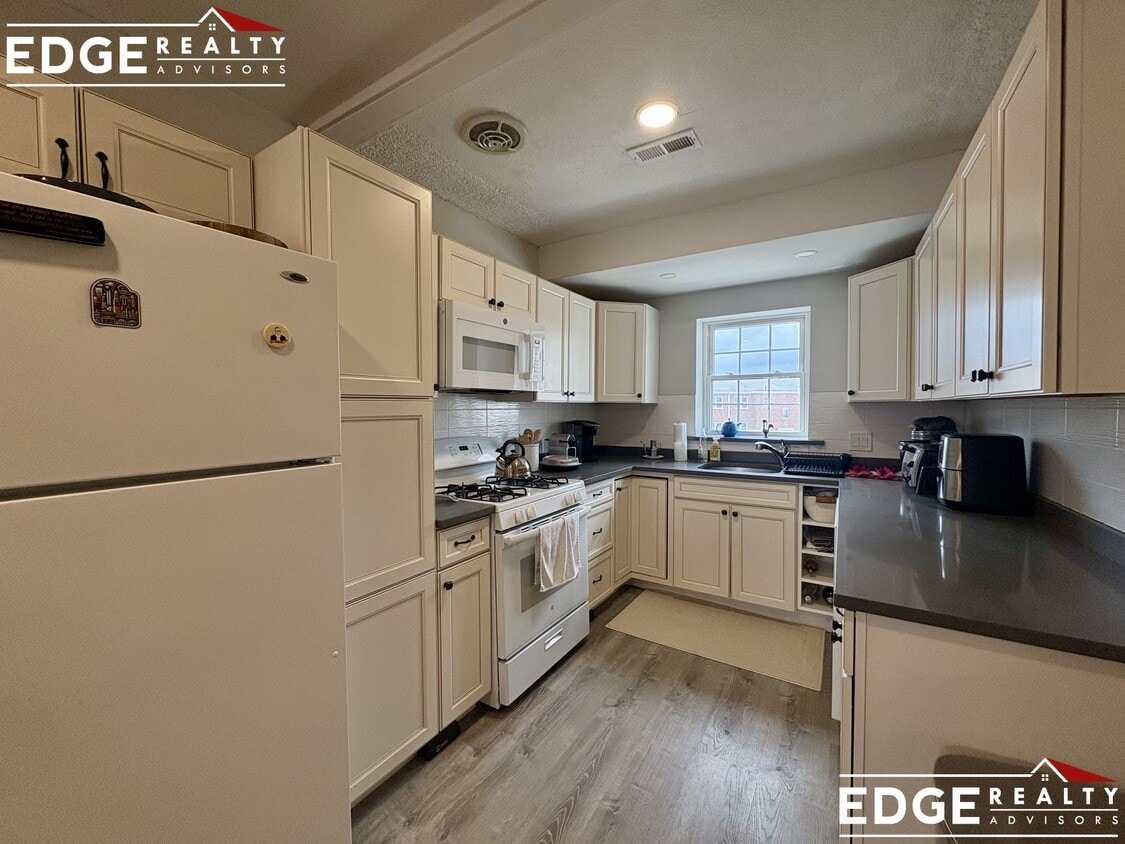 Photo - 204 Lake Shore Rd. Unit 3