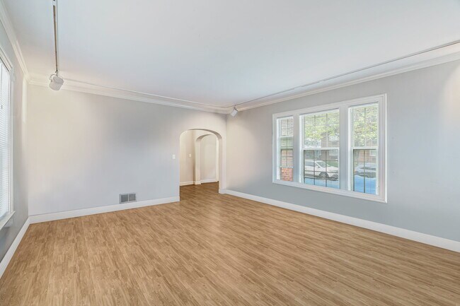Foto del edificio - 1606 Laurel Ave