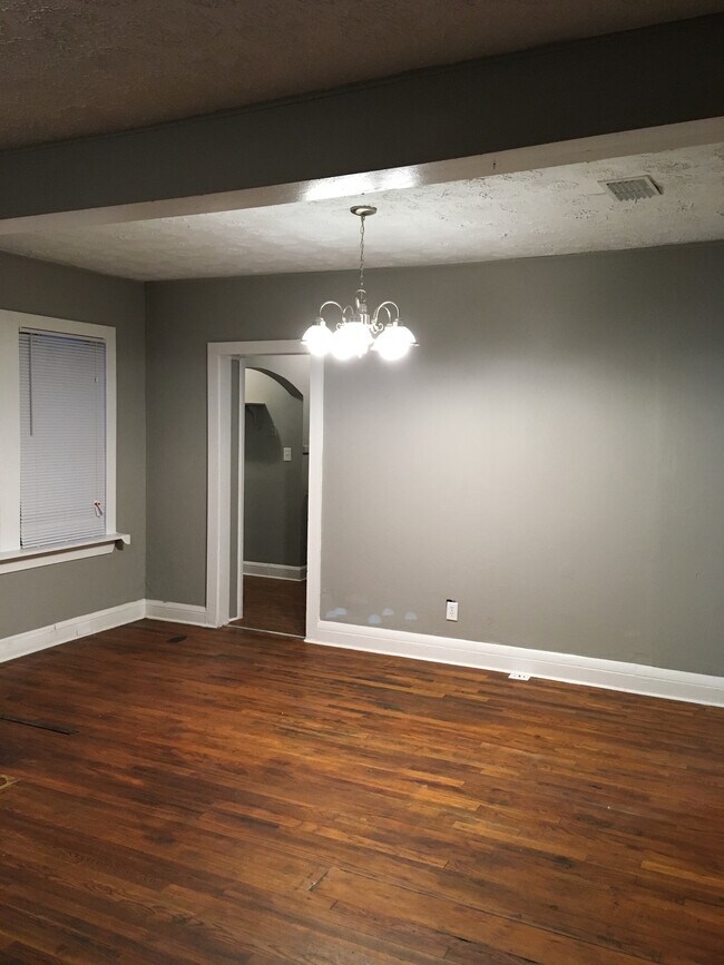 Building Photo - 346 Sunset Dr