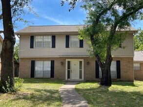 Building Photo - 3803 Oak Ridge Dr