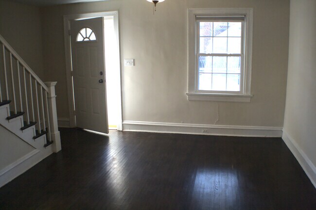 Building Photo - 2612 Parkwood Ave