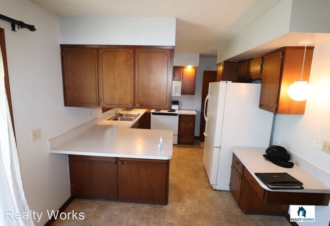Foto del edificio - 2 br, 2 bath House - 7700 Lake St