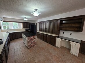 Building Photo - 18 Mayfair Grove Ct