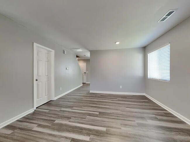 Foto del edificio - 802 Brantford Dr